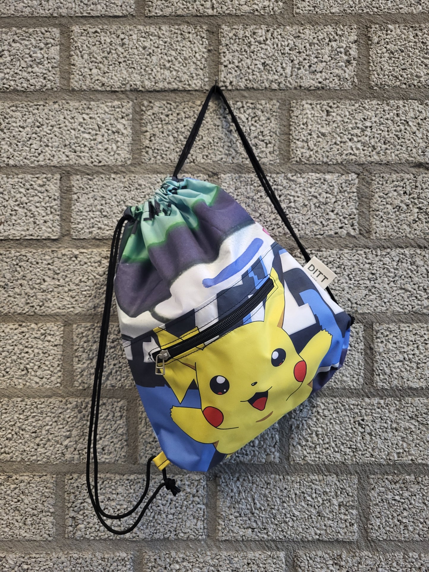 Duurzame kinderrugtas van gerecycled materiaal