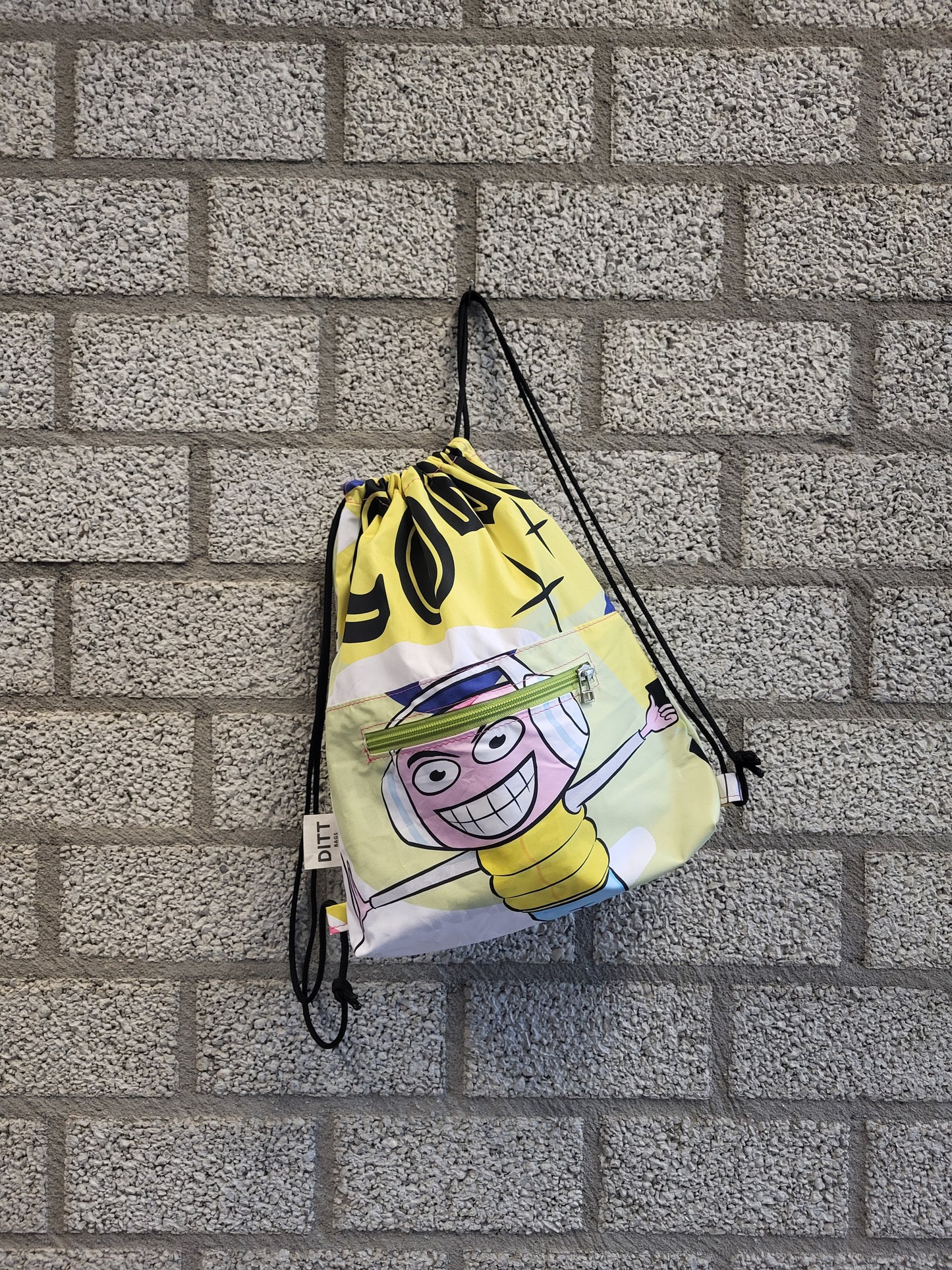 Duurzame kinderrugtas van gerecycled materiaal